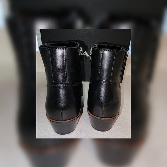 COACH Leather Dani Ankle Booti 7.5 New!!! - Picture 7 of 13